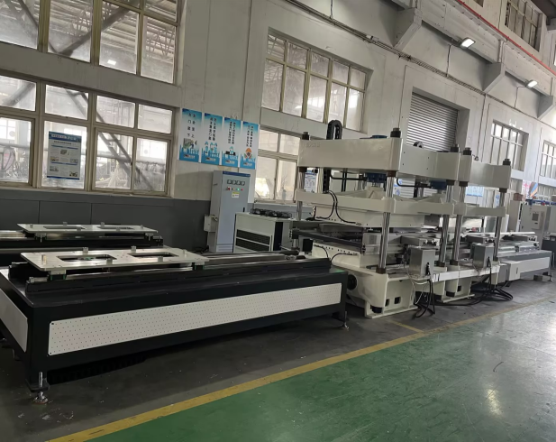 伺服热冷压成型机