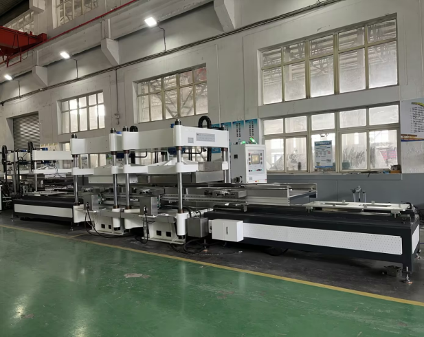 伺服热冷压成型机