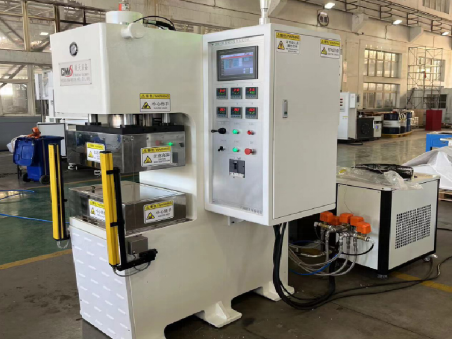 复合材料C型热压成型机