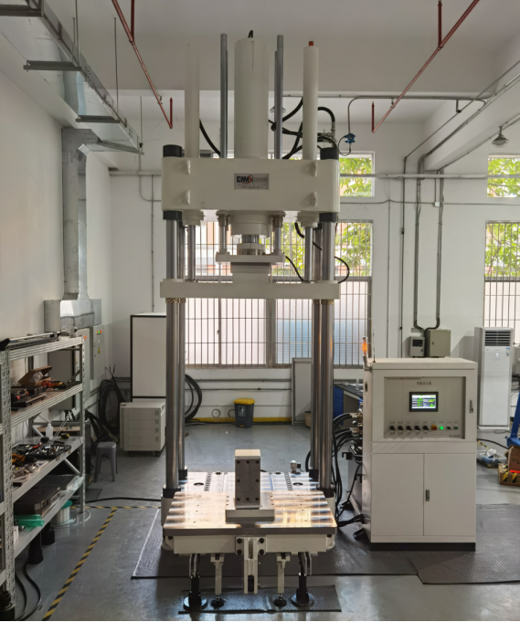 为何电解槽电堆组装必须用伺服液压机？